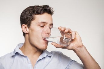 инструкция да се пие капсули с чаша вода